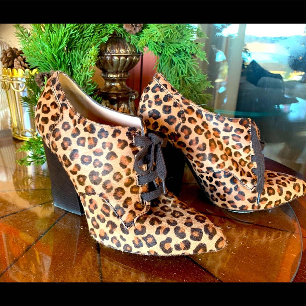Dolce & Gabbana Lace up bootie